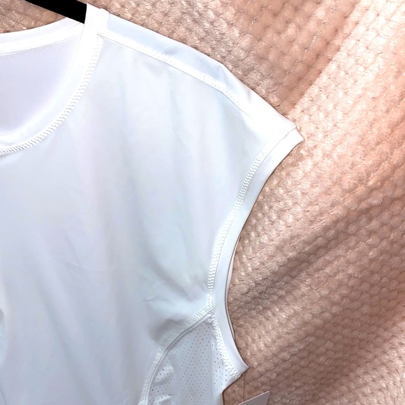 ATHLETICA. WHITE. ATHLETIC TOP. ZIPPER AT NECKLINE - Picture 3 of 11